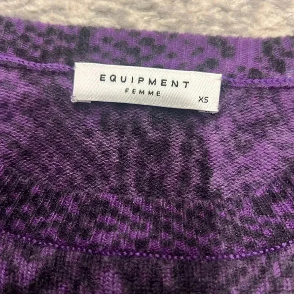 EQUIPMENT Purple SNAKE Print Cashmere Pullover - XS - Pre - Loved - Picture 2 of 3